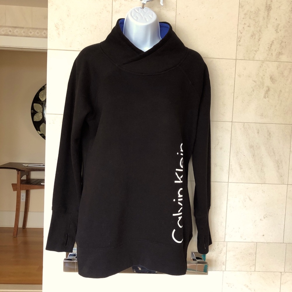 Junior Calvin Klein Pullover Large
